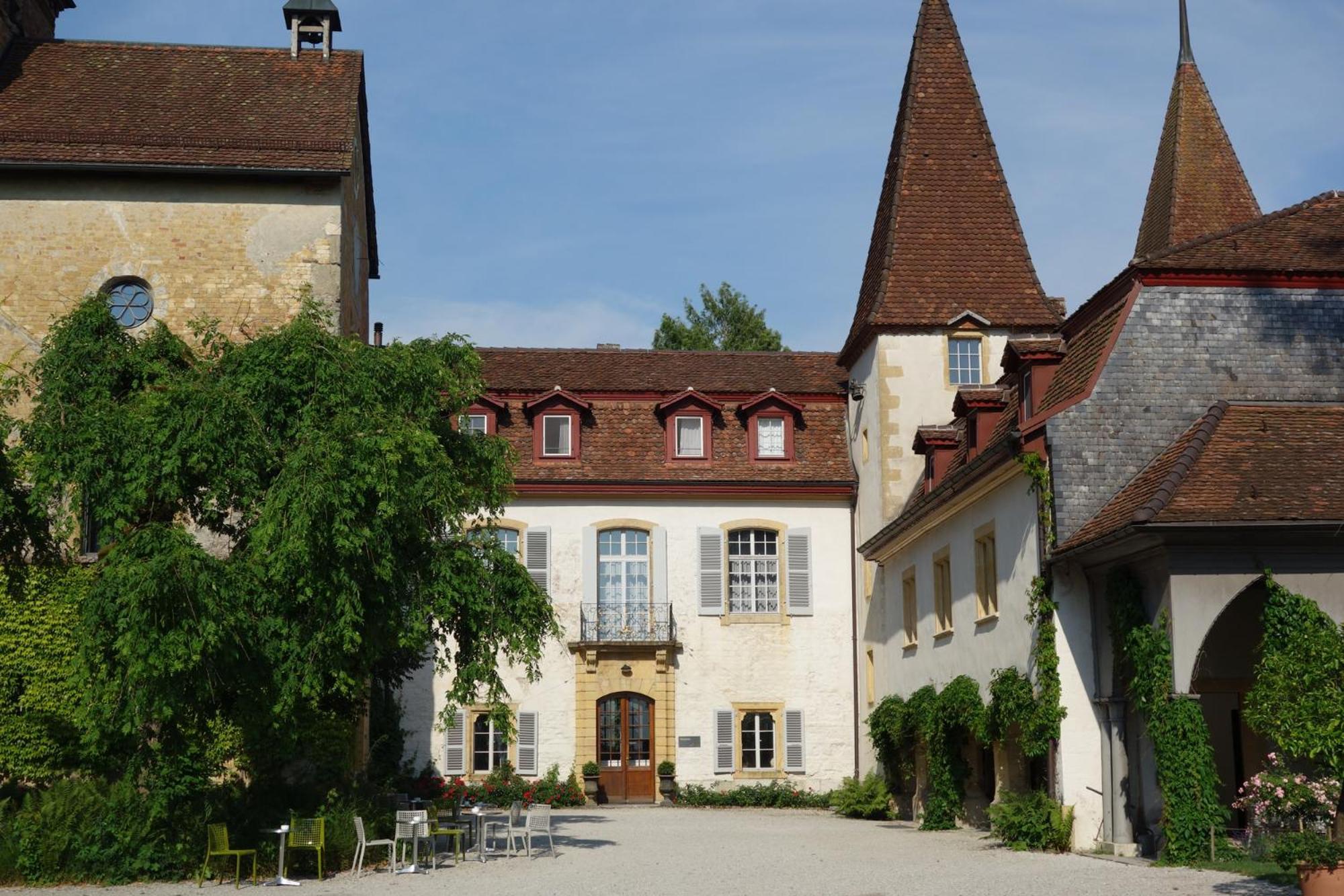 Schloss Muenchenwiler Murten Esterno foto