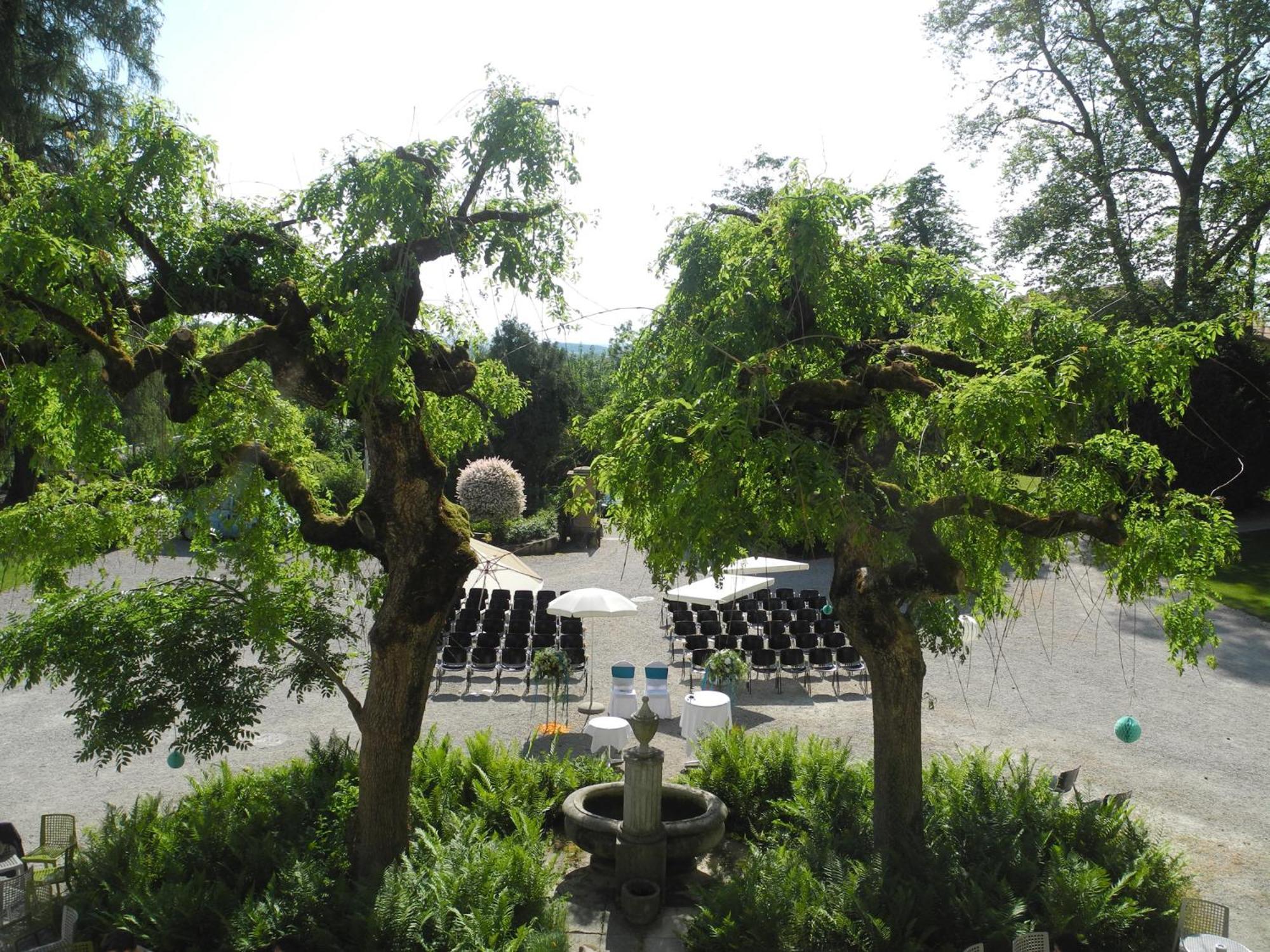 Schloss Muenchenwiler Murten Esterno foto